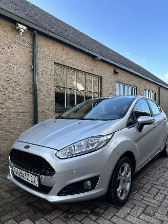 damaged passenger cars Ford Fiesta Ford Fiesta 1.0 Style Ultimate 2016/10