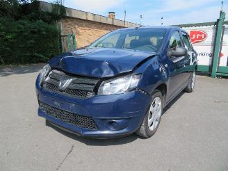 krockskadad bil bedrijf Dacia Sandero  2013/5