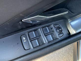 Jaguar E-Pace R-SPORT P250 PK AWD PANORAMA VOLL picture 12