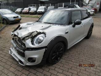 skadebil auto Mini Cooper 1.5 2018/8