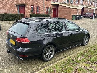 Volkswagen Golf 2.0TDI R-Line picture 3