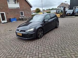 Schadeauto Volkswagen Golf 2.0 tdi  184pk   gtd pano 2015/6