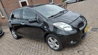 krockskadad bil auto Toyota Yaris 1.3 vtti   5drs    clima   73kw 2011/6