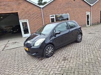damaged passenger cars Toyota Yaris 1.0 vti   airco  69pk 2006/8