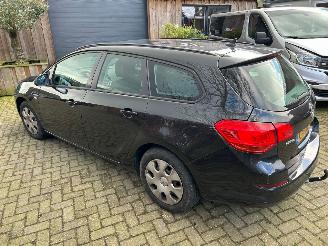 dommages  camping cars Opel Astra SPORTS TOURER 1.4 NAVI AIRCO 2012/1