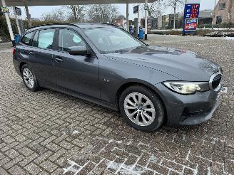 danneggiata BMW 3-serie 320 e-Plug-In Hybride  Touring