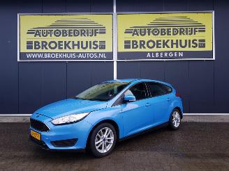 Vaurioauto  passenger cars Ford Focus 1.0 Trend 2016/2