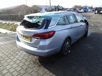 uszkodzony samochody osobowe Opel Astra SPORTS TOURER 1.0 turbo 2017/8