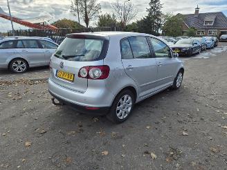 krockskadad bil auto Volkswagen Golf 2.0 FSI 16V 2005/9