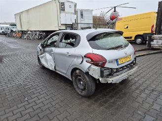 Peugeot 208 1.2 12v picture 2