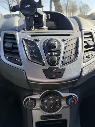 Ford Fiesta  picture 16