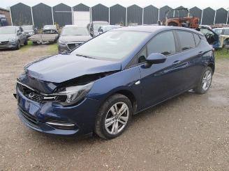 damaged campers Opel Astra 1.5 CDTI Innovation HB 2020/10