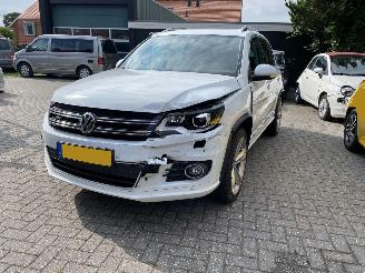 Damaged car Volkswagen Tiguan 4Motion 1.4 TSi Sport&Style R-line Edition.pano/leer 2014/2
