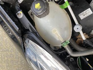 Renault Clio 0.9 TCe Limited gereserveerd picture 23