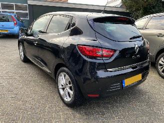 Renault Clio 0.9 TCe Limited gereserveerd picture 8