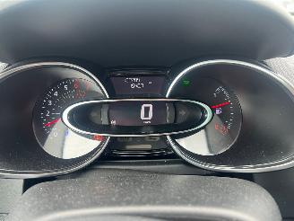 Renault Clio 0.9 TCe Limited gereserveerd picture 4