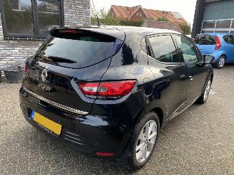Renault Clio 0.9 TCe Limited gereserveerd picture 11