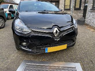 Renault Clio 0.9 TCe Limited gereserveerd picture 17
