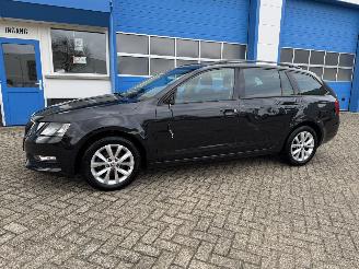 skadebil auto Skoda Octavia 1.0 TSI  AMBITION  BUSINESS 2018/1
