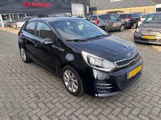 Damaged car Kia Rio 1.4 5-drs clima  110pk 2015/8