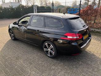 Peugeot 308 1.6 HDI Executive Pack Pano picture 5