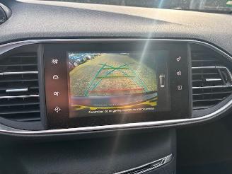 Peugeot 308 1.6 HDI Executive Pack Pano picture 15