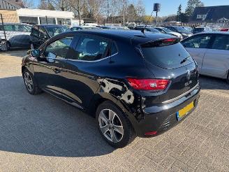 skadebil auto Renault Clio 0.9 TCe Night&Day  NAP 2015/4