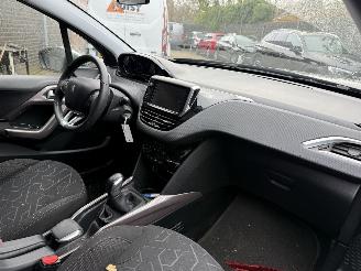 Peugeot 2008 1.2 PureTech Style (SUV 5-dr.) picture 27