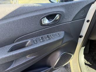 Renault Captur 0.9 TCe Intens (SUV 5-dr.) picture 19