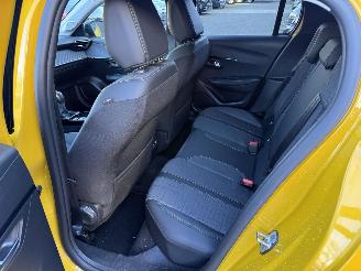 Peugeot 208 1.2 PureTech Allure (Hatchback 5-dr.) picture 33