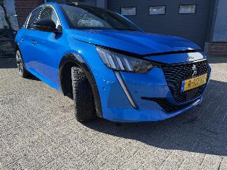 Unfallwagen Peugeot 208 EV GT Pack 50 kWh  PANORAMADAK  (Hatchback 5-dr.) 2022/12