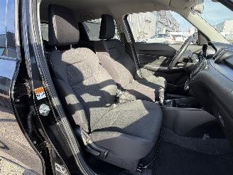 Suzuki Swift 1.2 Style Smart Hybrid picture 11