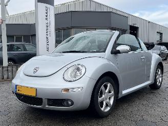 Damaged car Volkswagen New-beetle Cabriolet 1.6 Trendline 2010/6