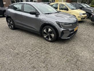 Vaurioauto  passenger cars Renault Mégane E-Tech E-Tech EV60 Optimum Charge Equilibre 2023/7