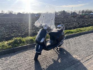 Vespa  LX 50 Snor picture 2