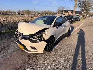 Renault Clio 1.2 TCe Intens AUTOMAAT picture 2