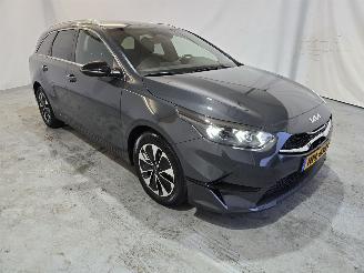 Damaged car Kia Ceed 1.0 T-GDi MHEV Design Edition 2025/5