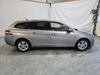 Peugeot 308 SW 1.6 BlueHDI Blue Lease Executive Pack picture 8