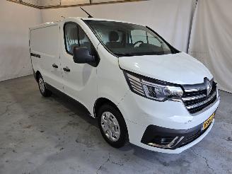 Vaurioauto  passenger cars Renault Trafic  2023/1