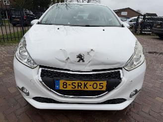 Peugeot 208 1.2 e-VTi Active  automaat picture 3