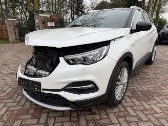 krockskadad bil auto Opel Grandland X 1.2 Turbo Business Executive 2018/8