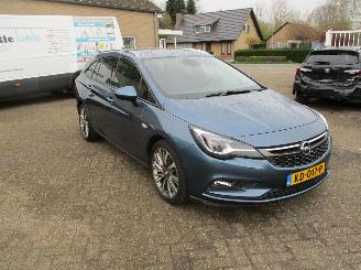Vaurioauto  Opel Astra SPORTS TOURER1.6 CDTI REST BPM  1250 EURO !!!!!