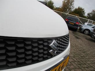 Suzuki Swift 1.2 Base X-ite picture 12