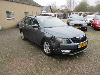 Unfallwagen Skoda Octavia 1.2 TSI Grt Amb Bns REST BPM €400!!! 2014/12