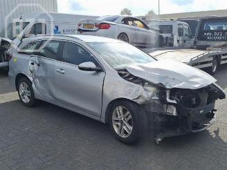 Kia Cee d Ceed Sportswagon (CDF), Combi 5-drs, 2018 1.0i T-GDi 12V picture 2