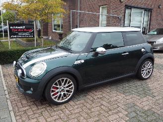 krockskadad bil auto Mini Cooper S 1.6 John Cooper Works Chili 2008/11