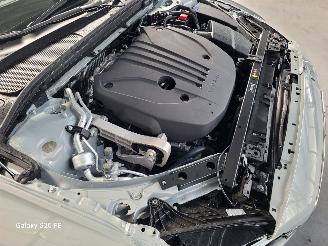 Volvo V-60 2.0 B4 145-KW Automaat Essential-Edition picture 13