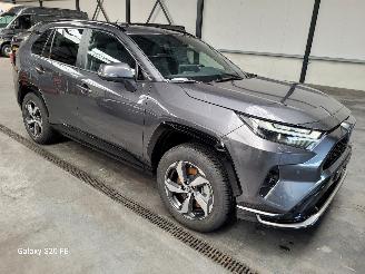 damaged passenger cars Toyota Rav-4 PHEV 2.5 225-KW Automaat AWD Plug-In-Hybrid 2025/12