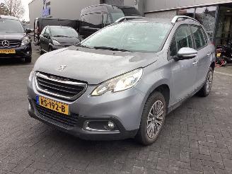 skadebil auto Peugeot 2008 1.2 VTi Pure Tech 2016/3