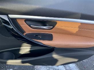 BMW 3-serie 320 320i Executive picture 14